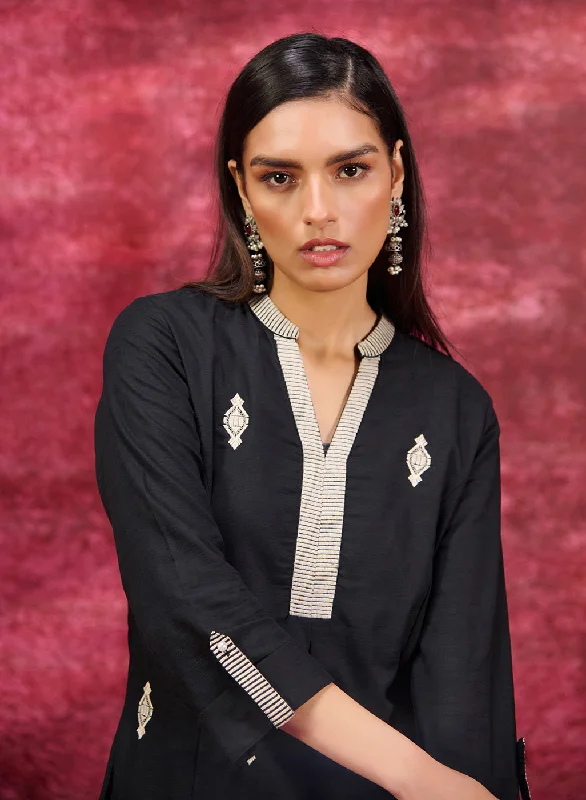 Nayaab Black Embroidered Cotton Kurta Set for Women